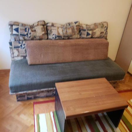 Private Cozy Room 1 With Shared Kitchen In Appartment, Downtown เบลเกรด ภายนอก รูปภาพ