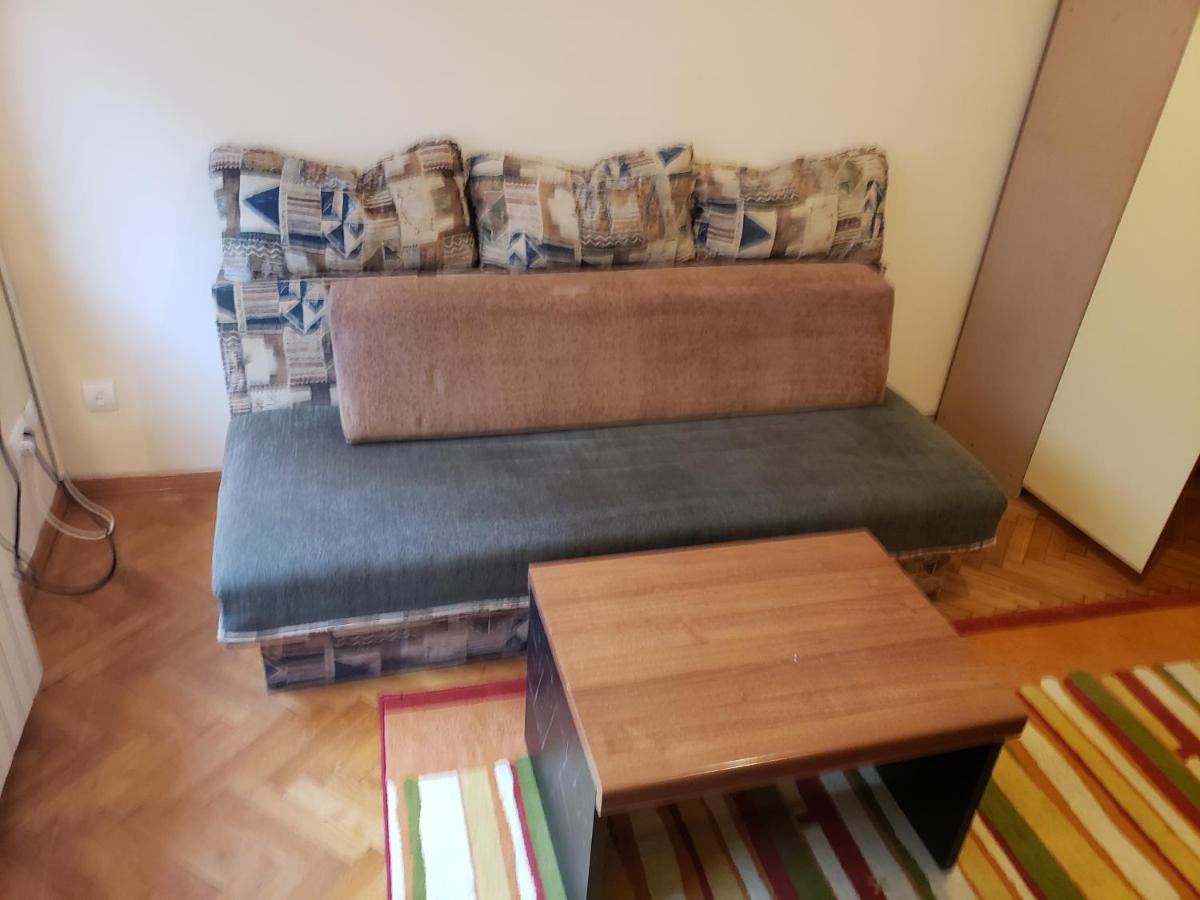Private Cozy Room 1 With Shared Kitchen In Appartment, Downtown เบลเกรด ภายนอก รูปภาพ