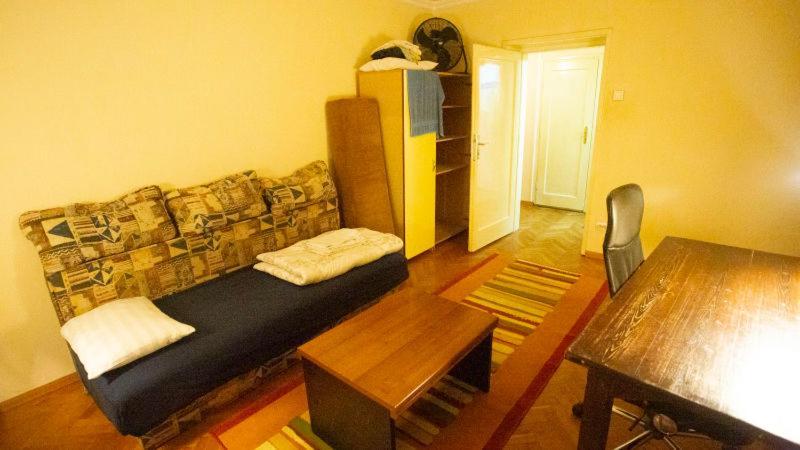 Private Cozy Room 1 With Shared Kitchen In Appartment, Downtown เบลเกรด ภายนอก รูปภาพ