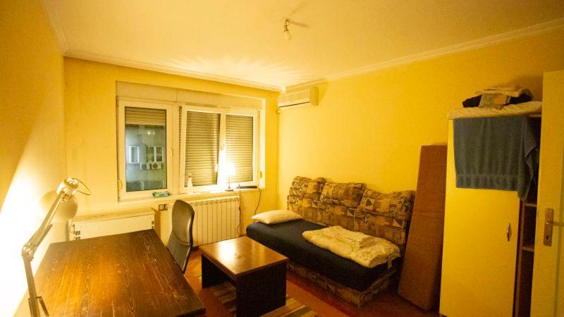 Private Cozy Room 1 With Shared Kitchen In Appartment, Downtown เบลเกรด ภายนอก รูปภาพ